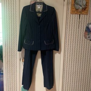 Ultra Dress Suit/New York